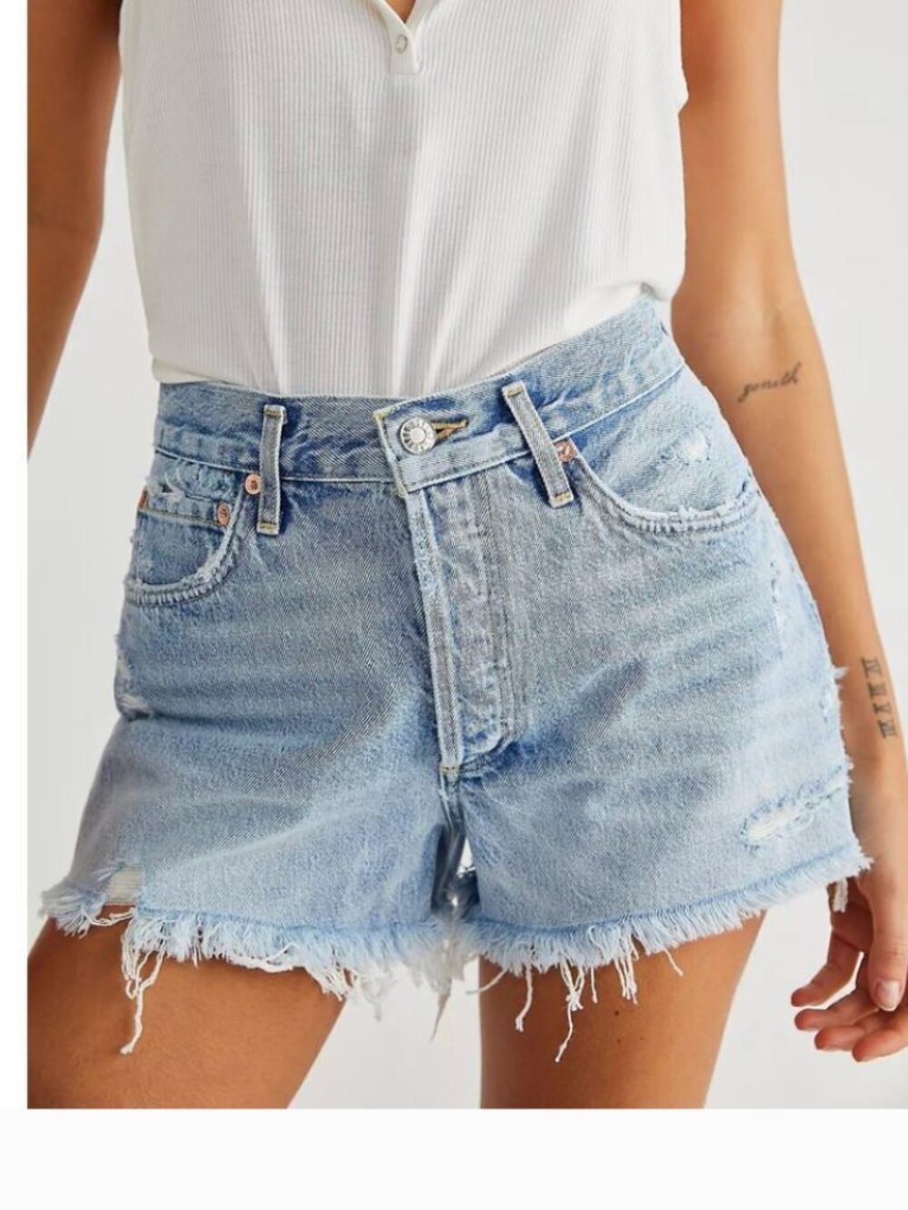 AGOLDE Parker Jean Shorts in Swapmeet Light Wash Blue Size 30 - Picture 1 of 12